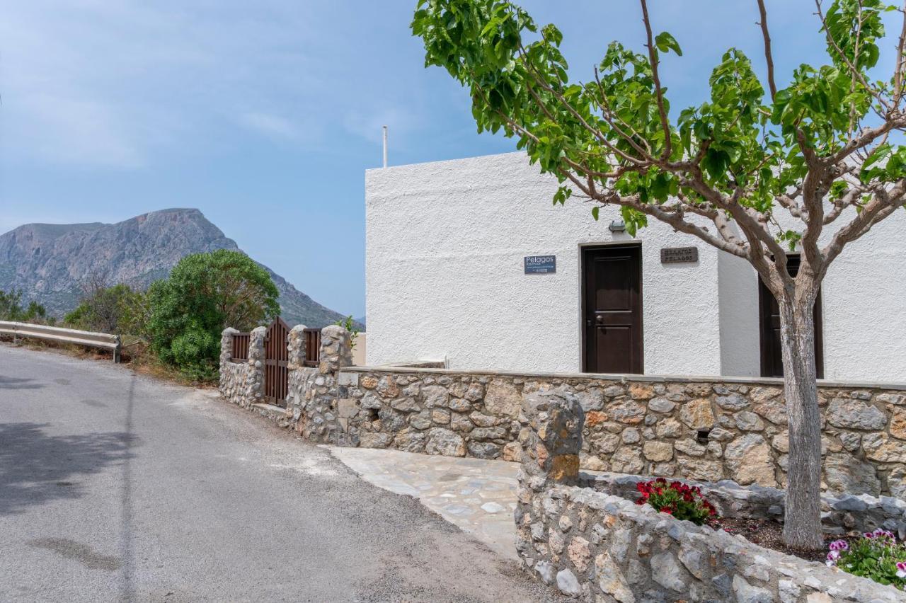 Pelagos Seafront Accommodation - George Myrties エクステリア 写真