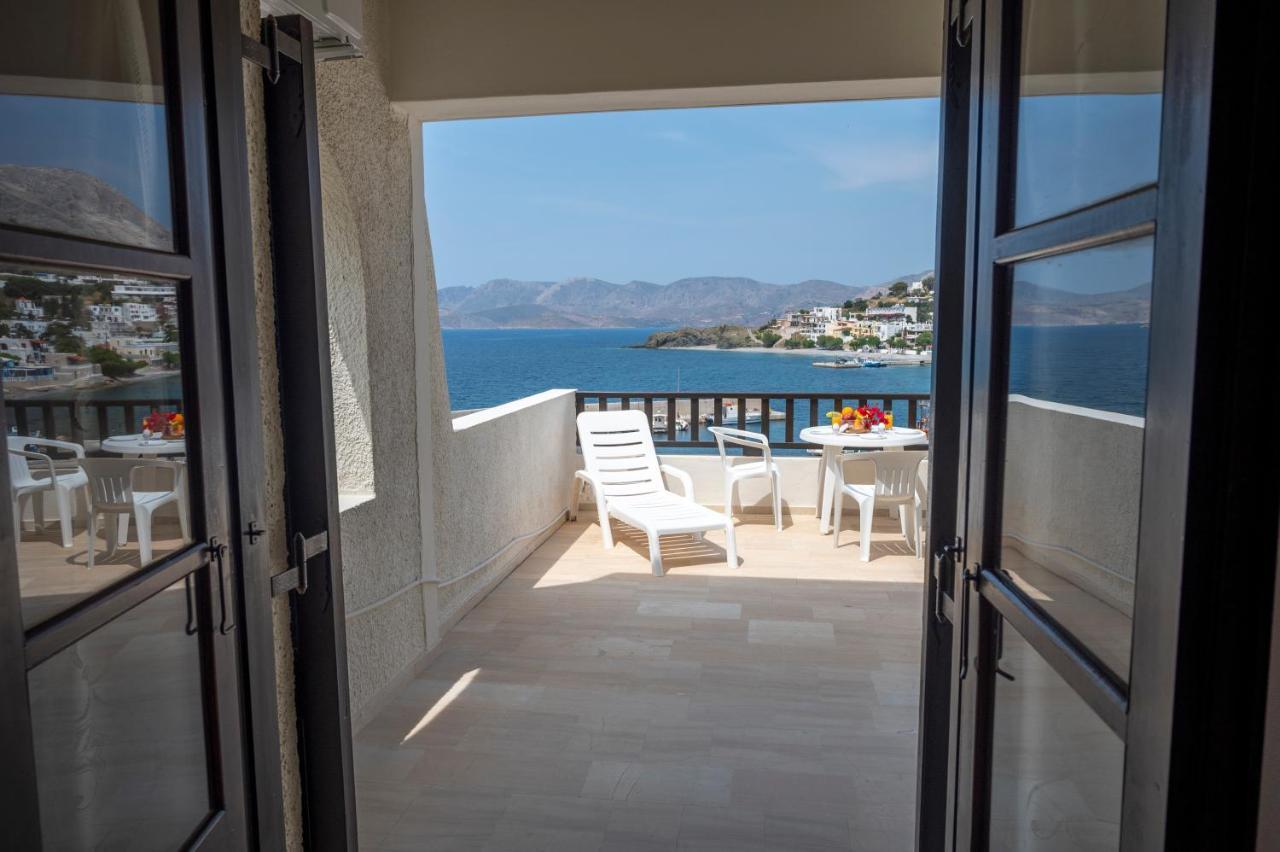 Pelagos Seafront Accommodation - George Myrties エクステリア 写真