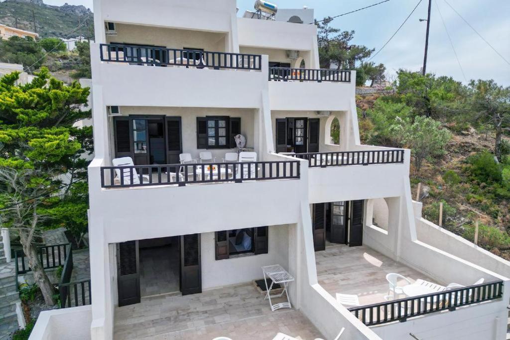 Pelagos Seafront Accommodation - George Myrties エクステリア 写真