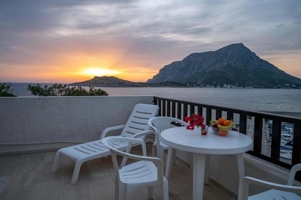 Pelagos Seafront Accommodation - George Myrties エクステリア 写真