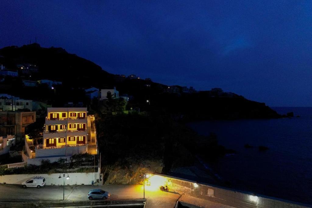 Pelagos Seafront Accommodation - George Myrties エクステリア 写真