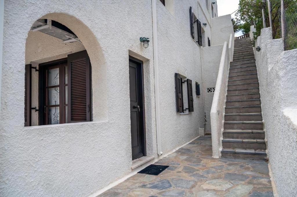 Pelagos Seafront Accommodation - George Myrties エクステリア 写真