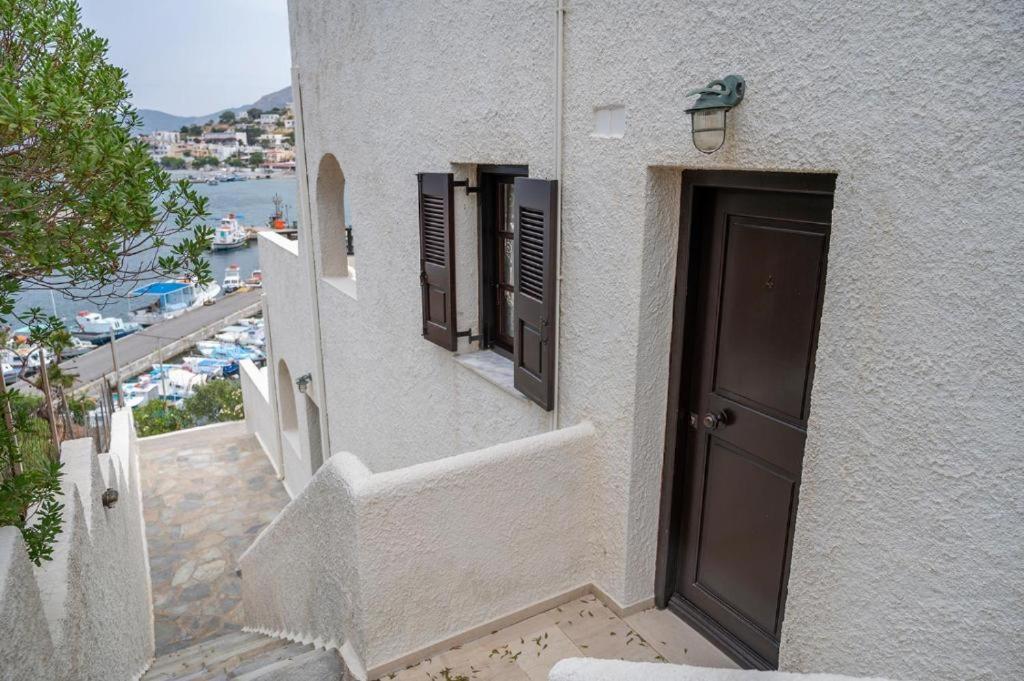Pelagos Seafront Accommodation - George Myrties エクステリア 写真