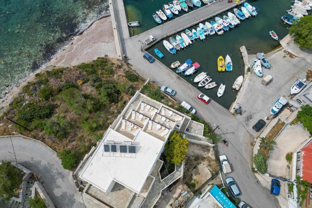 Pelagos Seafront Accommodation - George Myrties エクステリア 写真
